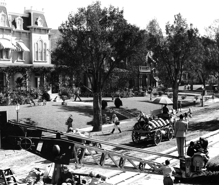 Meet Me in St. Louis 1944 3 Behind the scenes.jpg